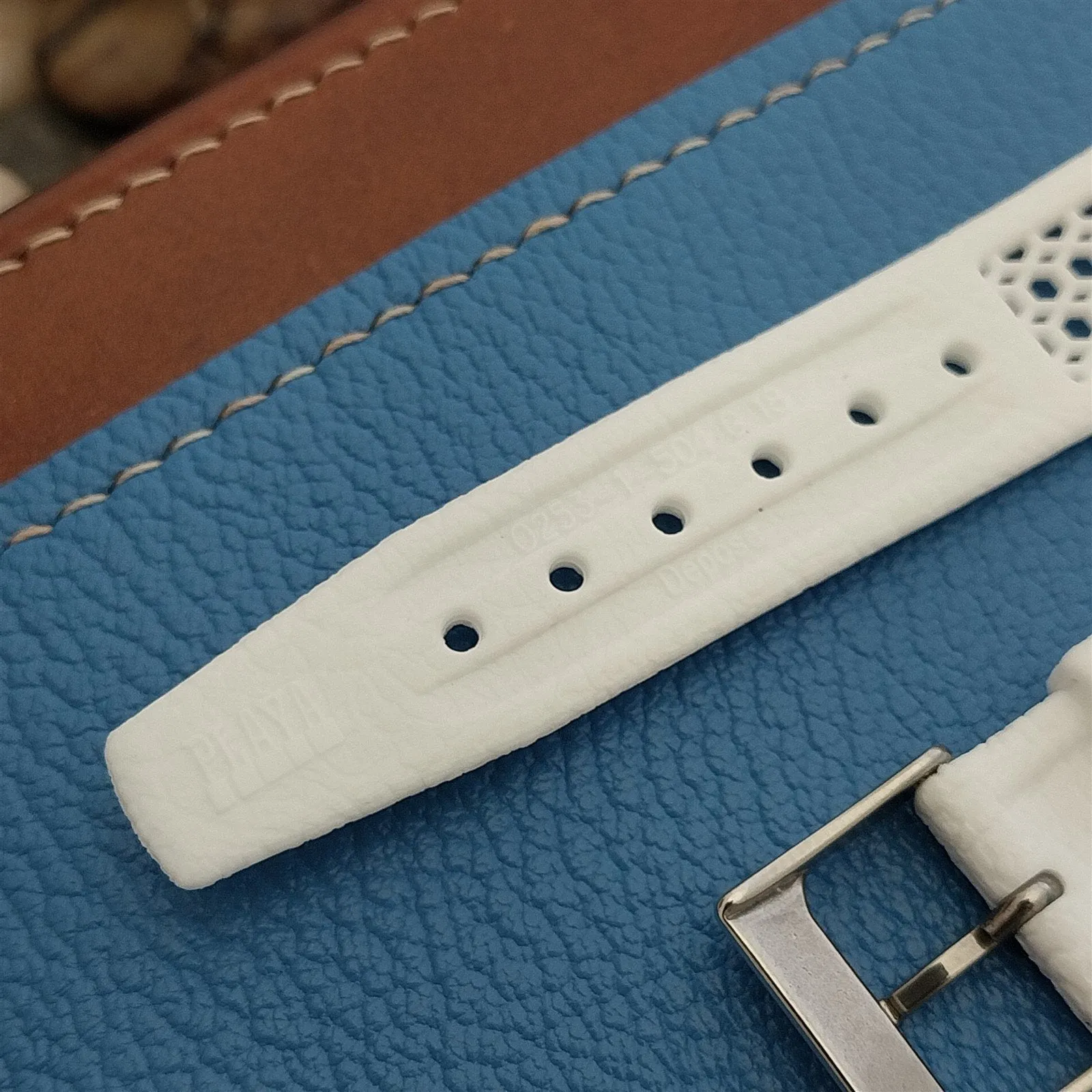 1970s Vintage 18mm Rally White Diver Swiss Golay Playa Unused Flared Watch Band