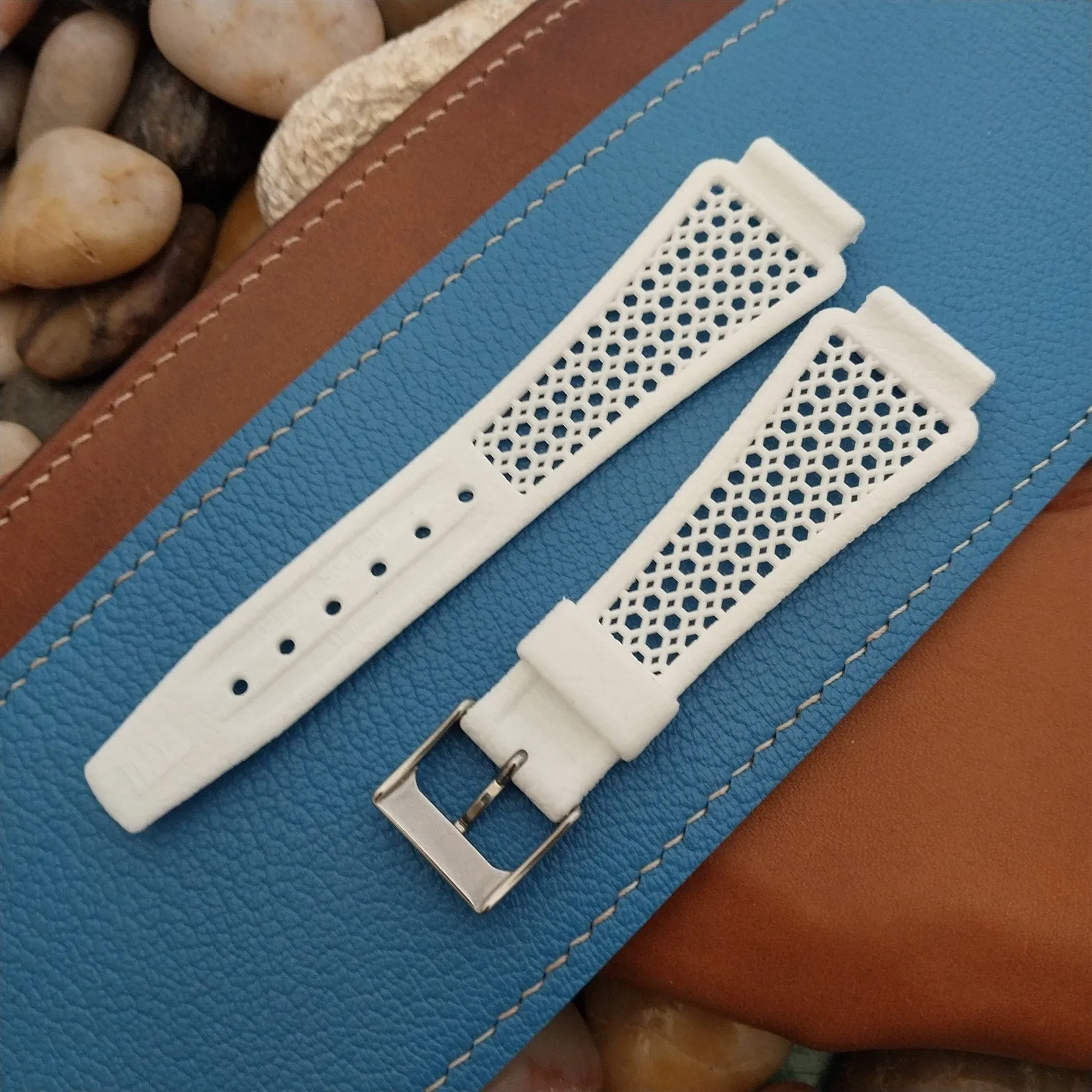 1970s Vintage 18mm Rally White Diver Swiss Golay Playa Unused Flared Watch Band
