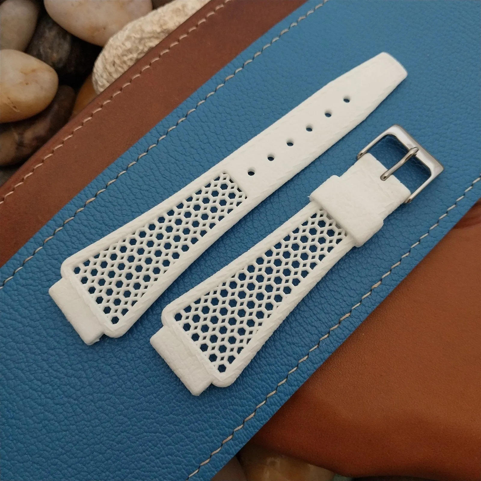 1970s Vintage 18mm Rally White Diver Swiss Golay Playa Unused Flared Watch Band