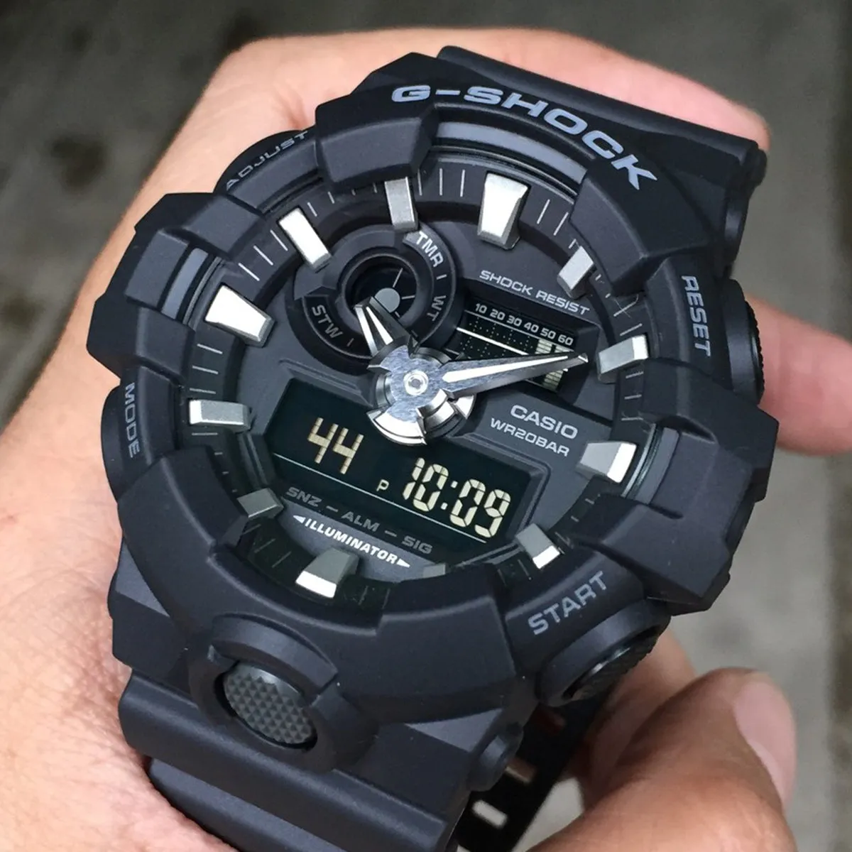 Casio - G-Shock - GA-700-1BDR