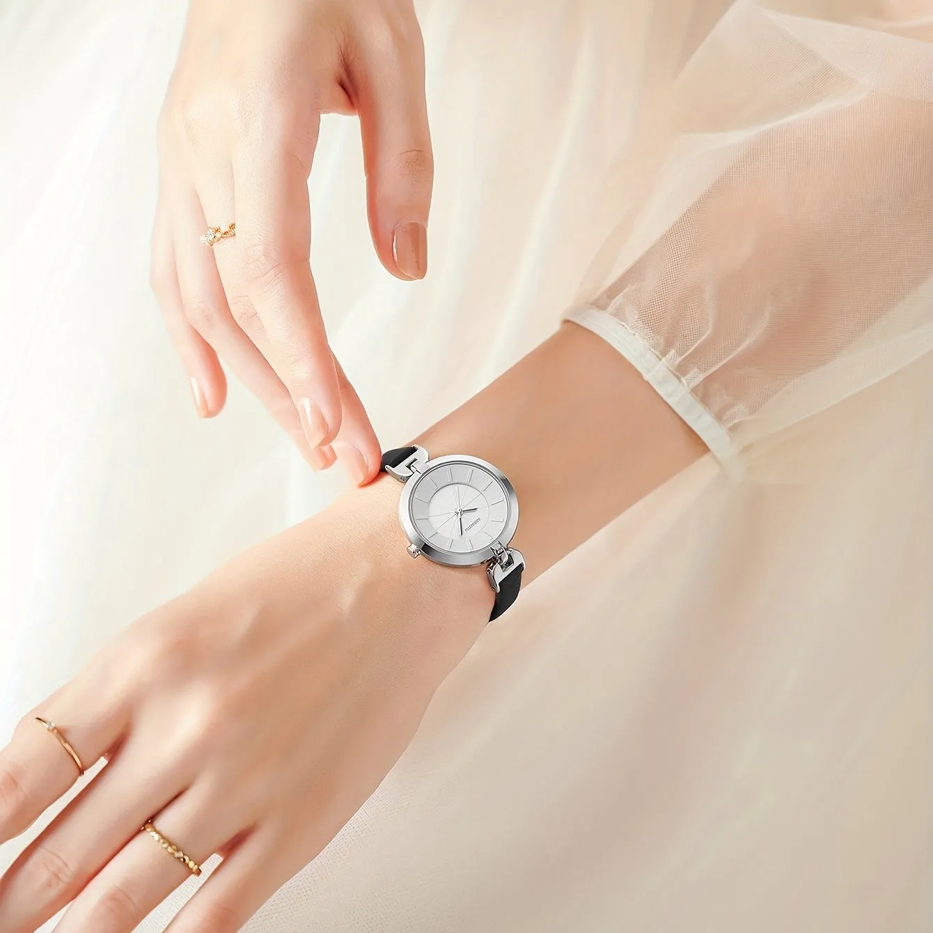 Elegant Womens Quartz Watch with PU Leather Strap